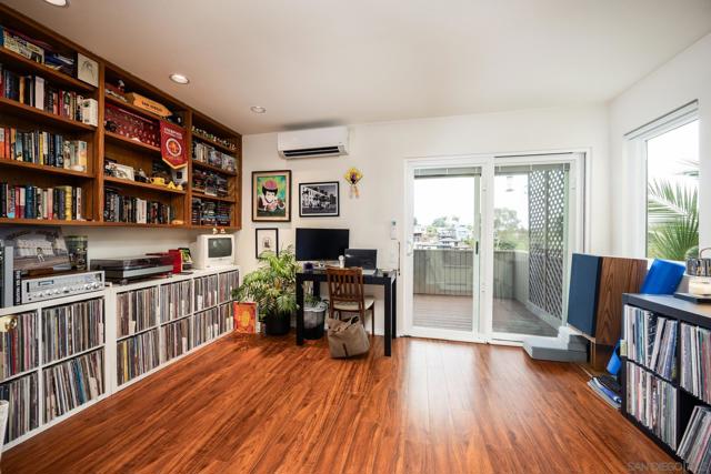 1449 Edgemont St, San Diego CA: https://media.crmls.org/mediaz/15278bff-5aca-461d-b8ce-4a848fb65b6e.jpg