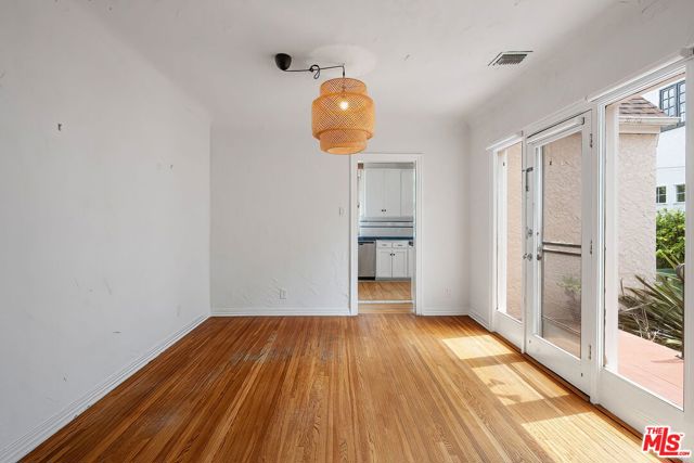 2558 Kelton Avenue, Los Angeles CA: https://media.crmls.org/mediaz/1527b054-c71e-4706-830c-96fd5aed555d.jpg