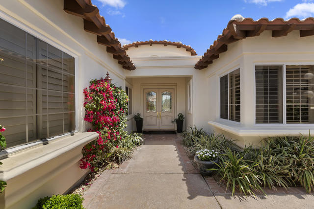 48644 Vista Palomino, La Quinta CA: https://media.crmls.org/mediaz/1527b707-d223-499f-8bd1-ba275f43d801.jpg