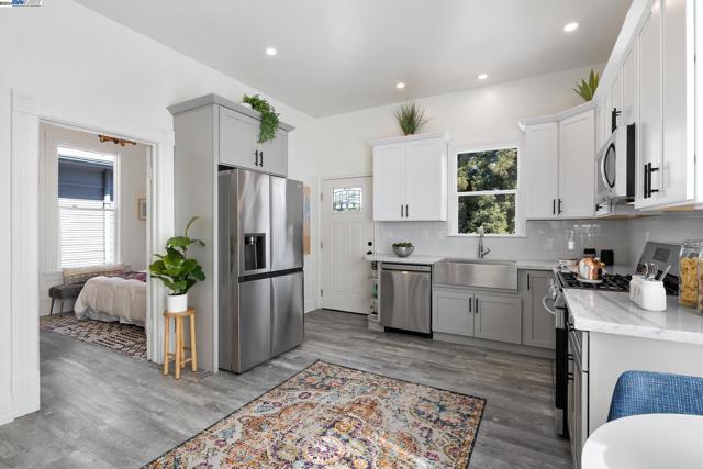 Image 13 of 34 For 740 59th Street