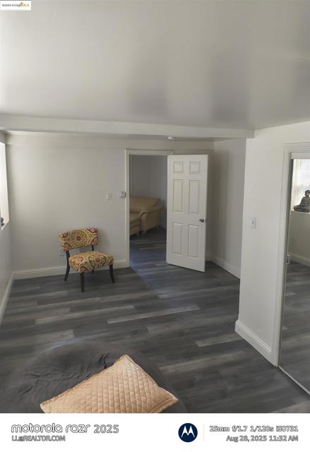 2820 LINDEN ST, Oakland CA: https://media.crmls.org/mediaz/15287f0e-3d66-452a-9fde-c1afedcd9996.jpg