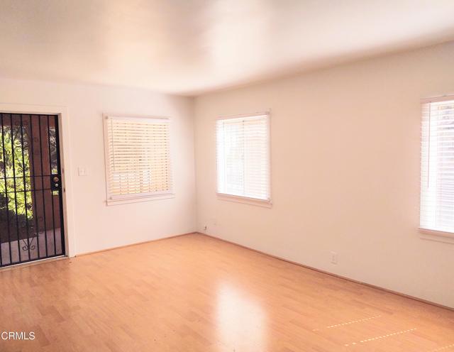 Detail Gallery Image 4 of 22 For 3545 the Paseo, Los Angeles,  CA 90065 - 1 Beds | 1 Baths