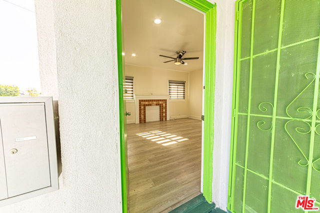 801 N Alexandria Avenue, Los Angeles CA: https://media.crmls.org/mediaz/15292df9-507d-463c-a597-9eb38cd4cead.jpg