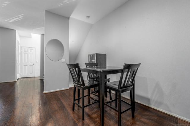 1648 Sweet Gum Place, Chula Vista CA: https://media.crmls.org/mediaz/1529bccc-dcd7-46f1-96d7-ee04d8427f89.jpg