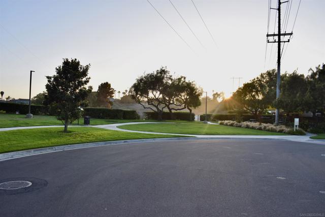 2206 Luz Way, Oceanside CA: https://media.crmls.org/mediaz/152a38d4-819b-4628-a2ed-41369e154c0d.jpg