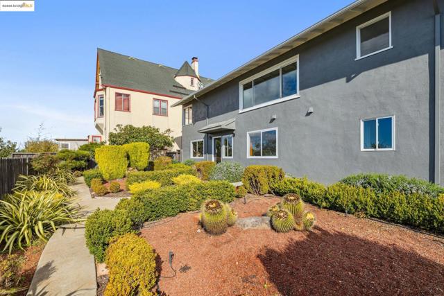 256 Cambridge Ave, Kensington CA: https://media.crmls.org/mediaz/152a6ac6-27e5-4c93-800f-2f3c6a539d58.jpg