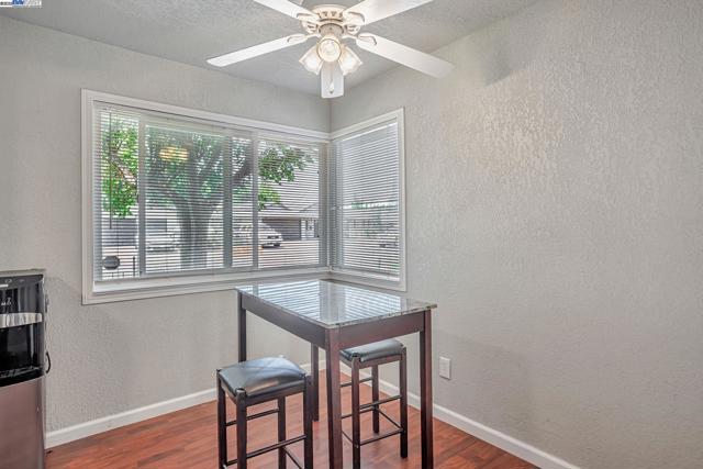 360 Calmace Dr, Dixon CA: https://media.crmls.org/mediaz/152ad9c2-81a5-4226-a6ae-821eba312782.jpg