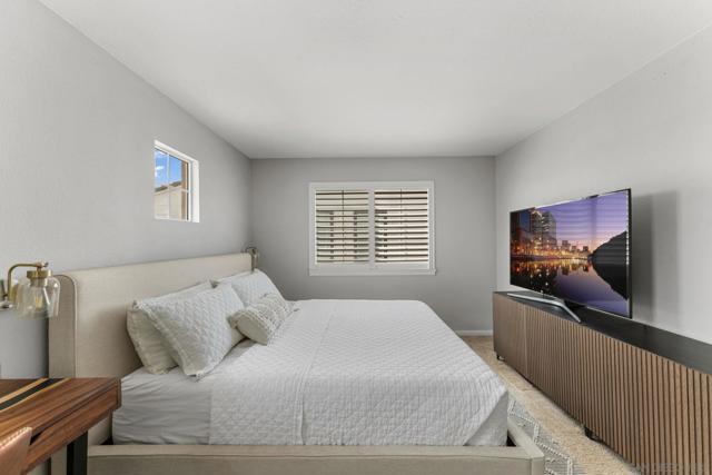 2169 Corte San Simeon, Chula Vista CA: https://media.crmls.org/mediaz/152b146f-3777-4c6b-911d-fc6b606c8c43.jpg