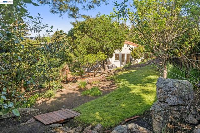 Image 33 of 60 For 491 Vincente Avenue