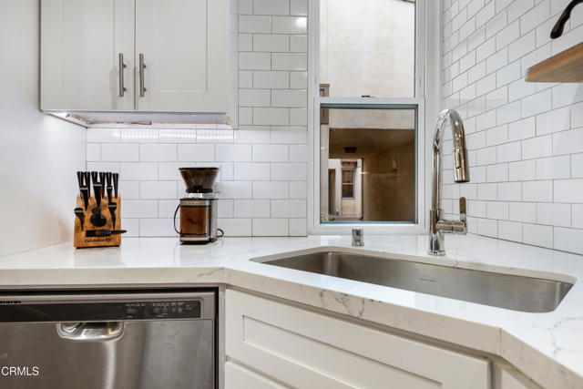 Detail Gallery Image 16 of 47 For 11912 Riverside Dr #20,  Valley Village,  CA 91607 - 2 Beds | 3 Baths