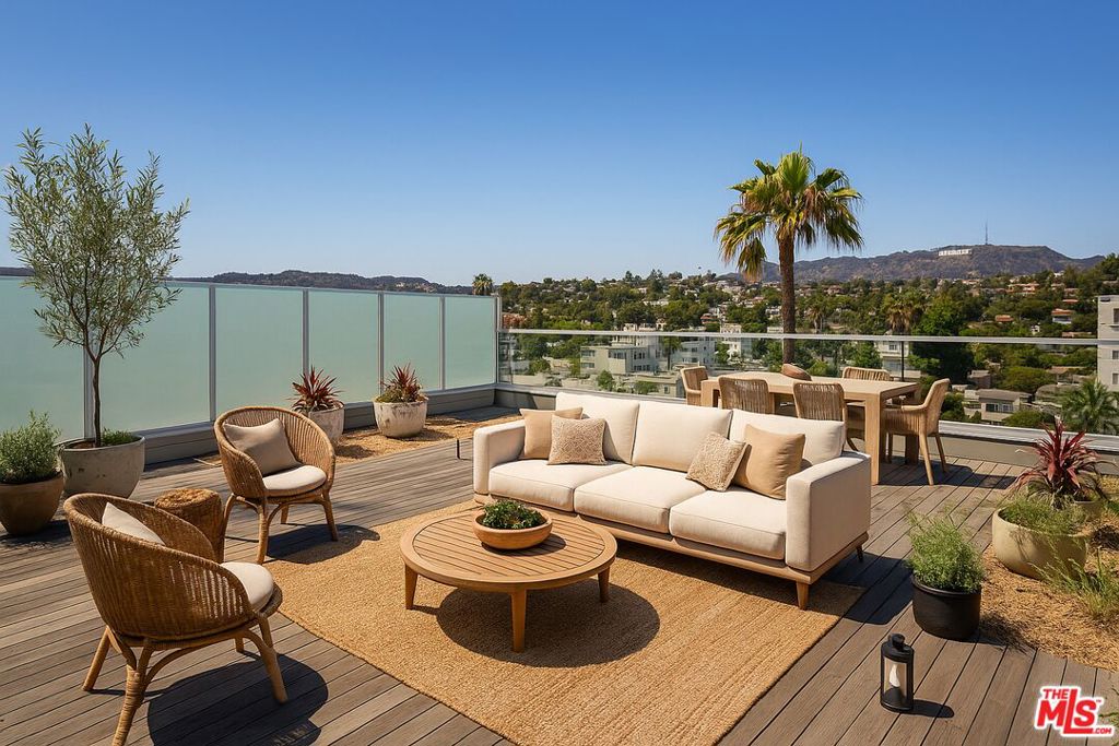 5750 E Hollywood Boulevard #733