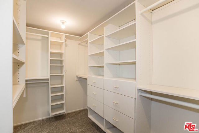 410 S Barrington Avenue, Los Angeles CA: https://media.crmls.org/mediaz/152c6959-6a36-4a7d-a18a-4320859e93d9.jpg