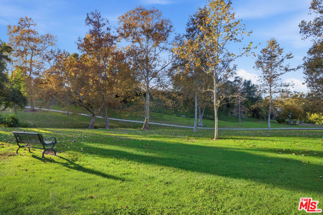 4370 Park Monte Nord, Calabasas CA: https://media.crmls.org/mediaz/152c9ab3-17b3-491b-a551-35b837ecdeb1.jpg