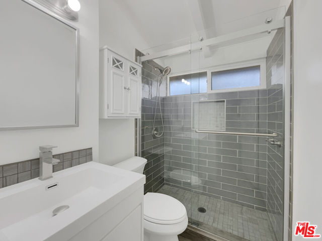13108 Fellows Avenue photo 7