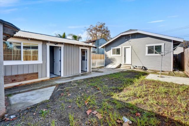 367 College Street, Hollister CA: https://media.crmls.org/mediaz/152cc068-8e1e-43c3-b7d4-89846feea620.jpg