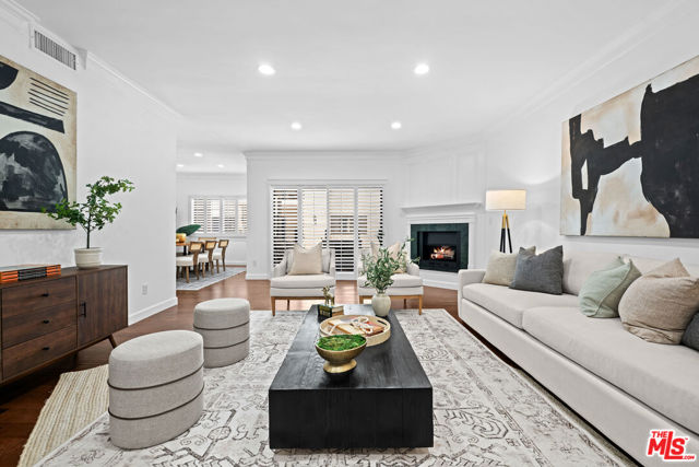 11928 Kiowa Avenue, Los Angeles CA: https://media.crmls.org/mediaz/152d8603-e358-4acd-b680-1bc0495f161f.jpg