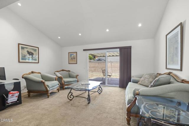 170 N Linden Drive, Ventura CA: https://media.crmls.org/mediaz/152d8f37-8f31-4450-af15-ec7465685461.jpg