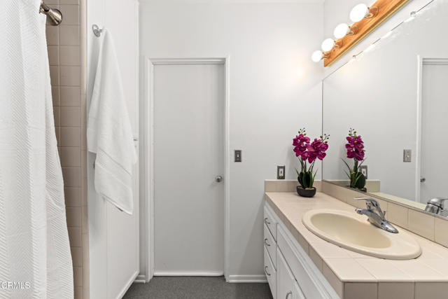 917 W W Victoria Street, Santa Barbara CA: https://media.crmls.org/mediaz/152da41e-e05c-4646-9a2d-70a8be510713.jpg