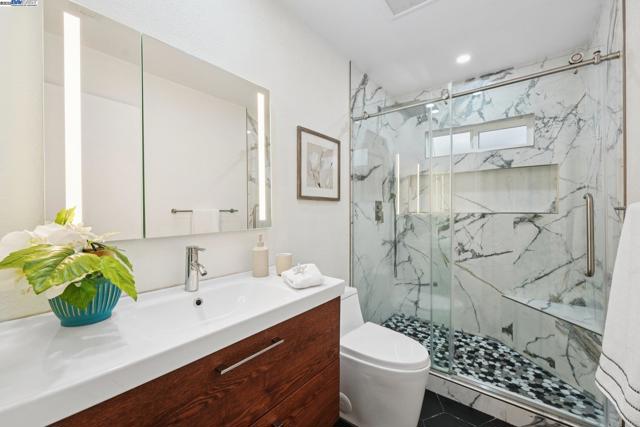 33177 Quail Drive, Union City CA: https://media.crmls.org/mediaz/152e5f44-0d6d-4a28-bc98-045464de20e2.jpg