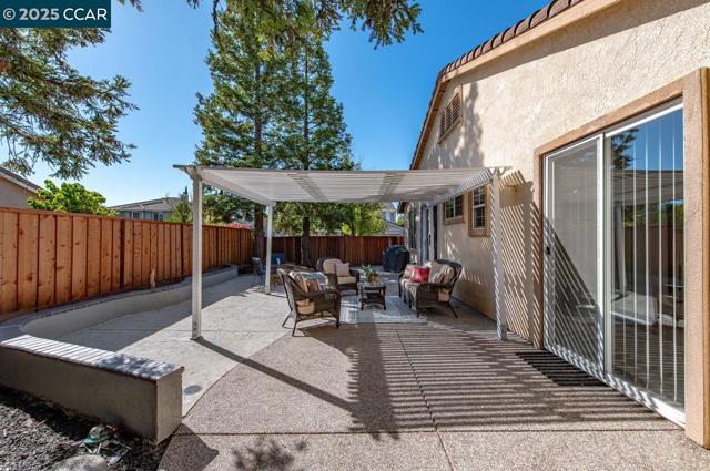 10 Narcissus Ct, Danville CA: https://media.crmls.org/mediaz/152f2166-132d-48b8-a66a-ac83fc2b4593.jpg