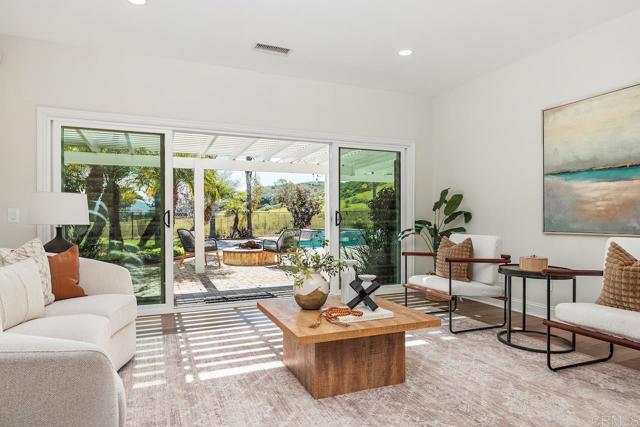 Detail Gallery Image 6 of 46 For 1314 Deerbrook Dr, San Marcos,  CA 92069 - 4 Beds | 3/2 Baths