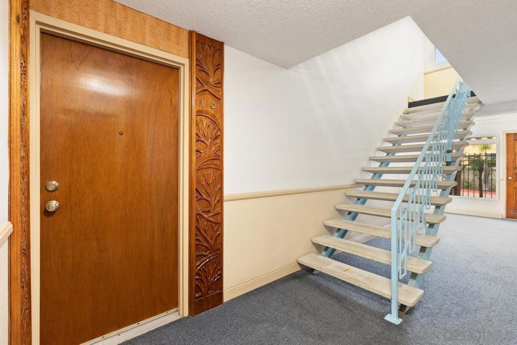 8308 Regents Rd - photo 5