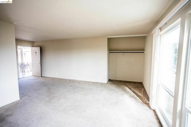 Image 33 of 42 For 3525 Dimond  