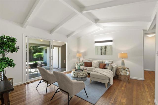 886 Garland Drive, Palo Alto CA: https://media.crmls.org/mediaz/152fe863-98ff-4622-b847-bf6cca5686d4.jpg