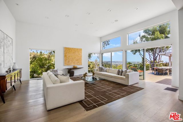 2600 Carman Crest Drive, Los Angeles CA: https://media.crmls.org/mediaz/152ffdbd-8087-4842-9c21-bddcffd3dcde.jpg