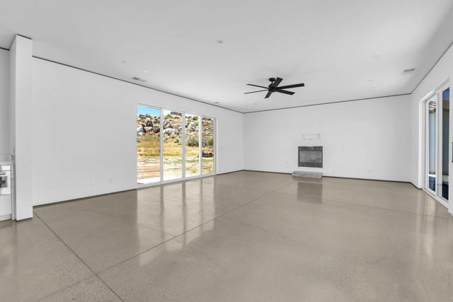 41265 Lakeshore Boulevard, Aguanga CA: https://media.crmls.org/mediaz/1530146e-2141-47a8-aeba-834be4ccf203.jpg