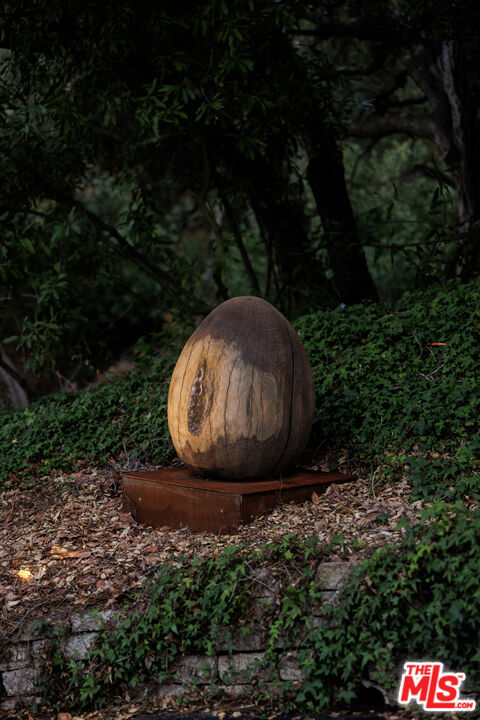 225 Powderhorn Ranch Road, Topanga CA: https://media.crmls.org/mediaz/1530245d-d0b2-46c1-8636-4aa53f114654.jpg