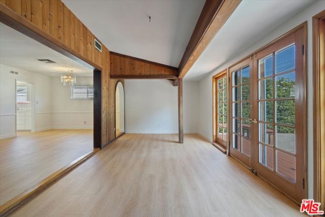 12848 Tiara Street, Valley Village CA: https://media.crmls.org/mediaz/1530da00-b91c-46ea-a587-34d8786b593c.jpg
