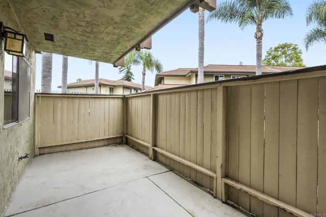 615 Fredricks Avenue, Oceanside CA: https://media.crmls.org/mediaz/1530eb34-103b-46f2-a342-6cc5a2cbdfcb.jpg
