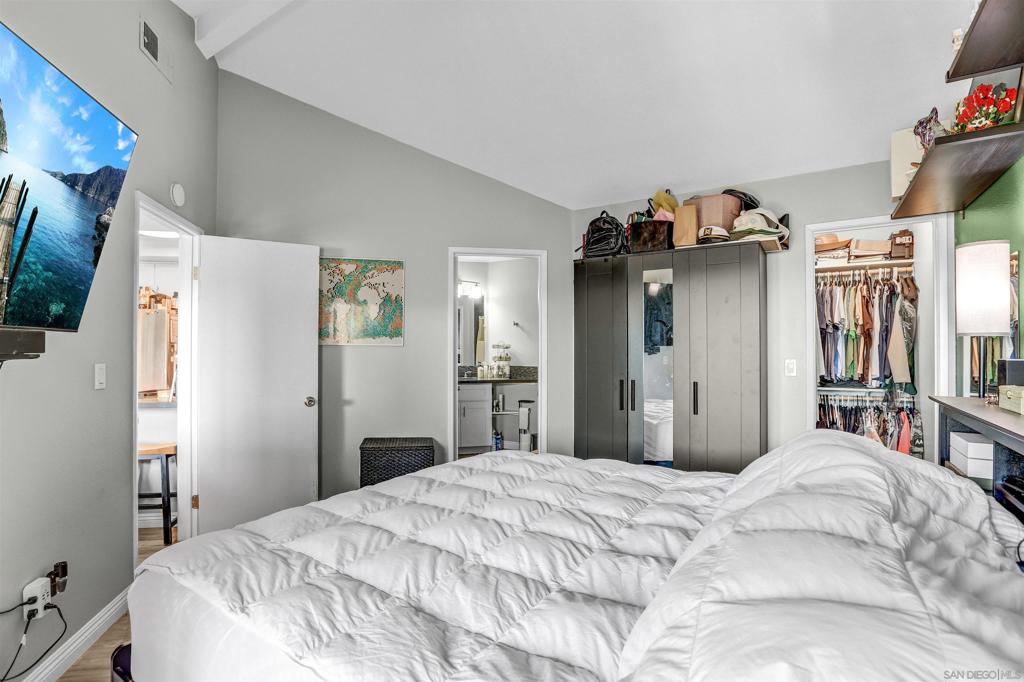 MLS #250037589SD image #11