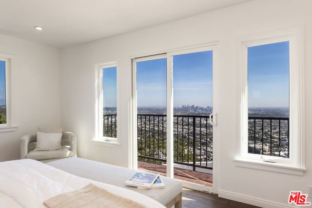 8300 Grand View Drive, Los Angeles CA: https://media.crmls.org/mediaz/15321c5b-37b9-409e-a7b4-7b3ee7ed9589.jpg