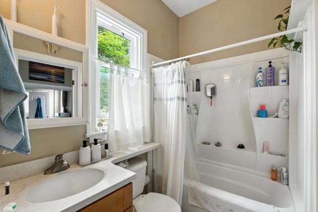 575 Myrtle Street, Half Moon Bay CA: https://media.crmls.org/mediaz/1532a096-955f-4a61-a997-5ff41a54770d.jpg