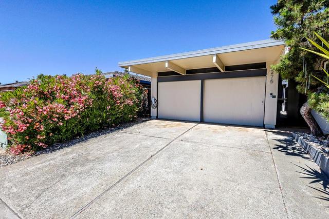 275 Puffin Court, Foster City CA: https://media.crmls.org/mediaz/1532bbf3-8e80-49a1-920e-96033634d2e6.jpg