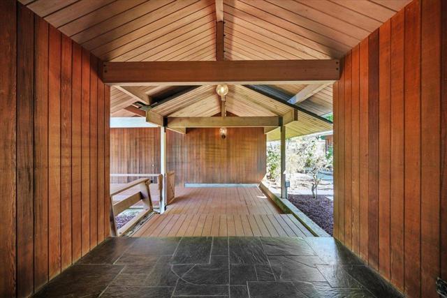 14582 Horseshoe Court, Saratoga CA: https://media.crmls.org/mediaz/1533540e-8092-4720-b7aa-9007a4b720cd.jpg