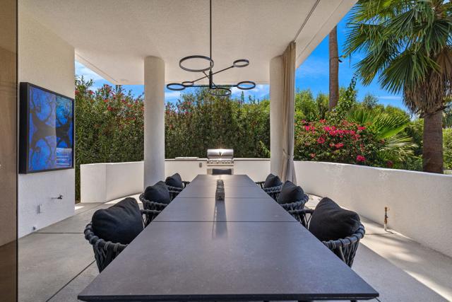 21 Clancy Lane Estates, Rancho Mirage CA: https://media.crmls.org/mediaz/153424e0-2346-4a5a-8551-a8d6856f0874.jpg