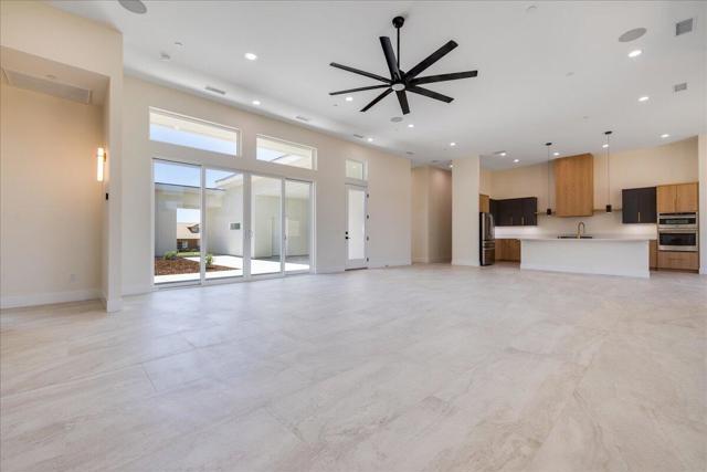 4195 Evergreen Lane, Banning CA: https://media.crmls.org/mediaz/15346122-3194-48de-8d4b-b4c3a773c0c8.jpg
