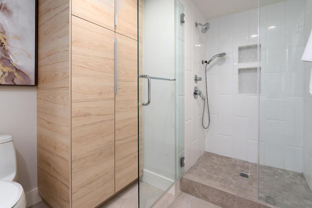 1534D397 7Ce9 42C6 B8C6 46039D262025 1555 Lakeside Drive #184, Oakland, Ca 94612 &Lt;Span Style='BackgroundColor:transparent;Padding:0Px;'&Gt; &Lt;Small&Gt; &Lt;I&Gt; &Lt;/I&Gt; &Lt;/Small&Gt;&Lt;/Span&Gt;