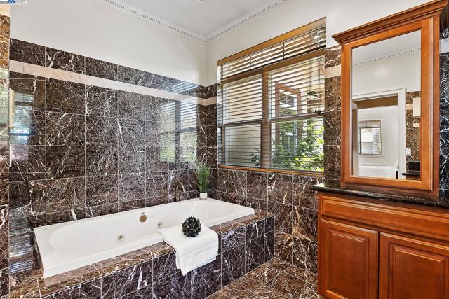 1673 Richardson Court, Concord CA: https://media.crmls.org/mediaz/1534fdf4-eed5-428e-add7-045c1ef417e2.jpg