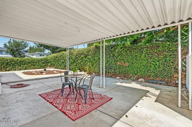 2142 Atwater Avenue, Simi Valley CA: https://media.crmls.org/mediaz/1535eee9-d66a-4f5a-908d-2babf85bcf44.jpg