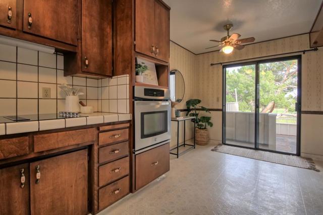 141 Joes Lane, Hollister CA: https://media.crmls.org/mediaz/15364c2d-fb26-46cd-9e61-a558d786792f.jpg