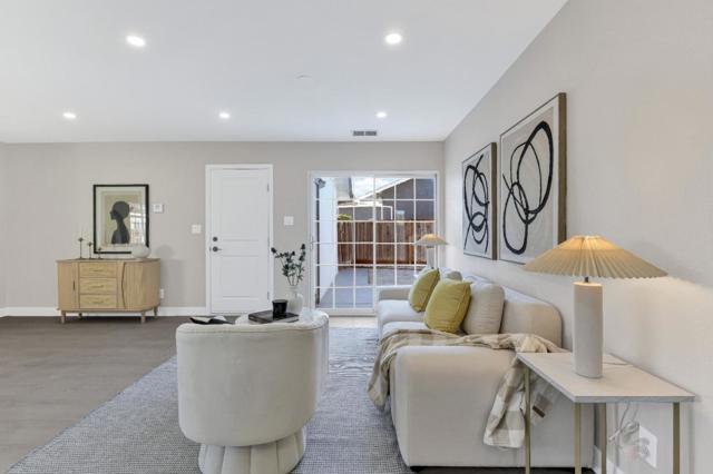 42948 Applewood Street, Fremont CA: https://media.crmls.org/mediaz/15369b90-7ec2-43fc-81af-9867a35d7643.jpg