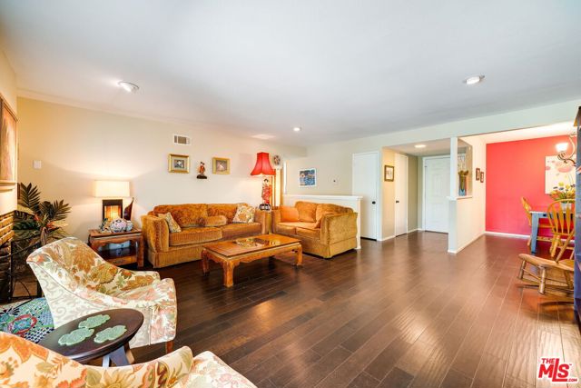 2251 Brentwood Avenue photo 4