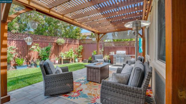 4763 Dundee St, Antioch CA: https://media.crmls.org/mediaz/1537870c-99f8-4d70-b2d3-d46d86b6f484.jpg