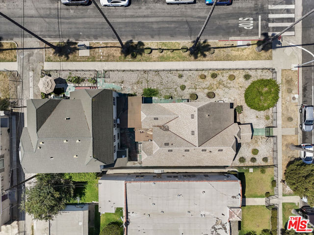 2074 W 54th Street, Los Angeles CA: https://media.crmls.org/mediaz/153794a5-cc75-40f0-85d8-e8fd846195be.jpg