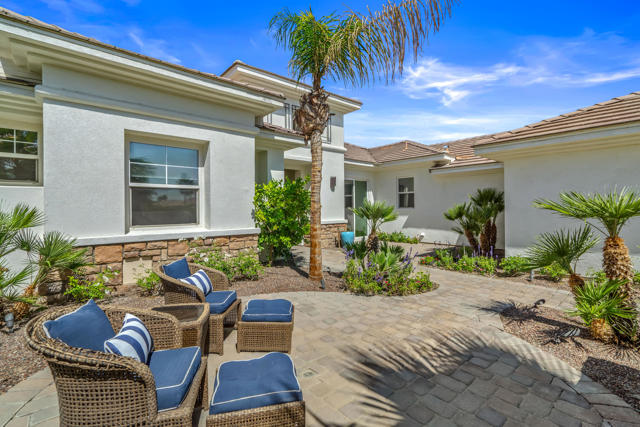 80030 Via Valerosa, La Quinta CA: https://media.crmls.org/mediaz/1537f836-619d-41dd-b997-908382dcb712.jpg