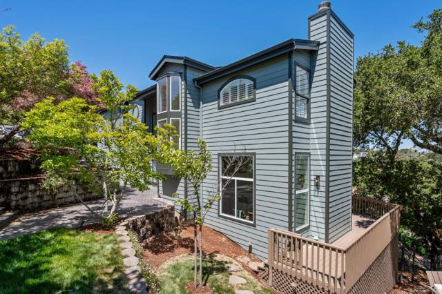 3554 Oak Knoll Drive, Redwood City CA: https://media.crmls.org/mediaz/15381136-7259-42e7-be7c-3ce1cef9d0ca.jpg